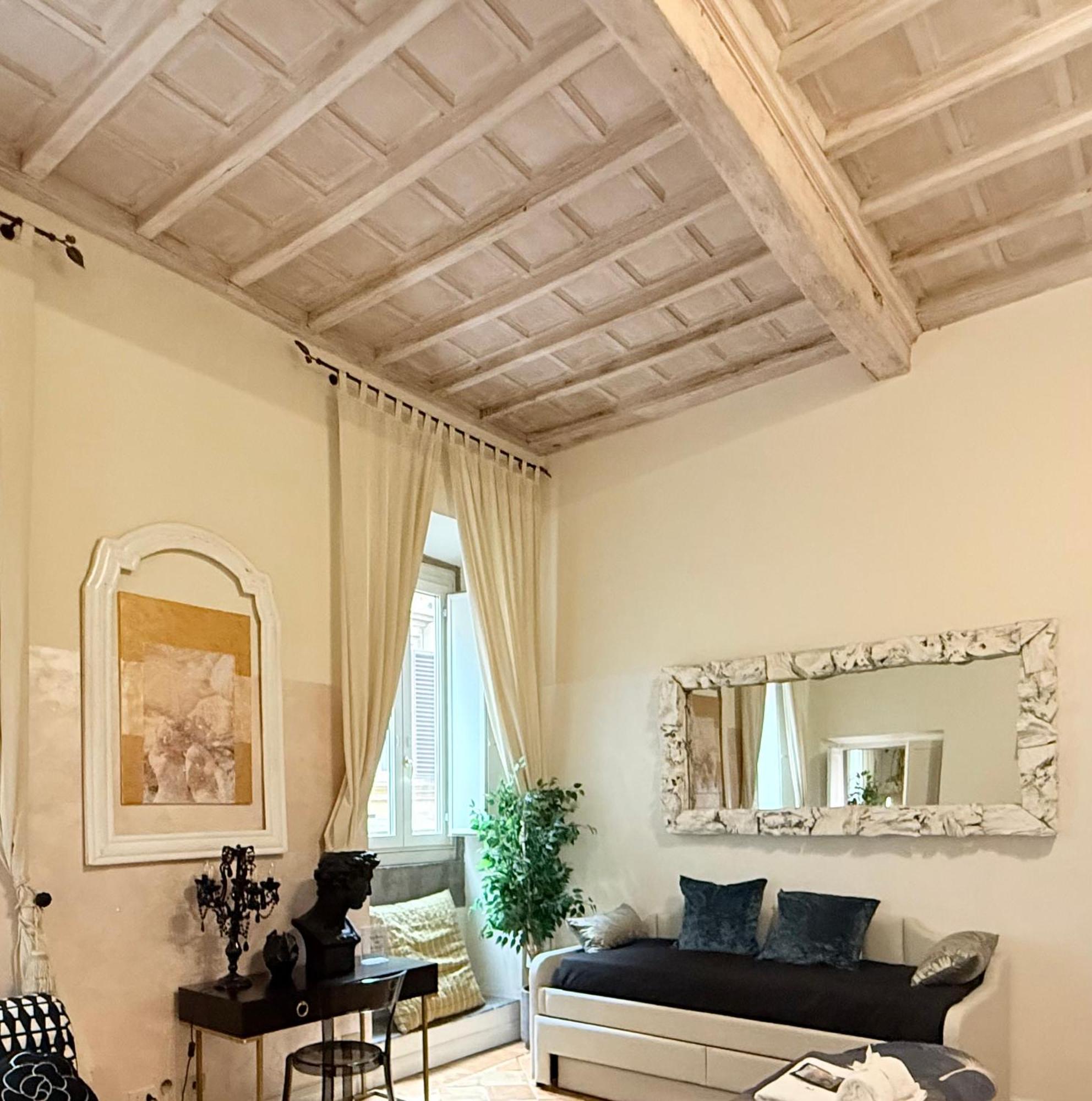 Luxury Piazza Navona Escape 11